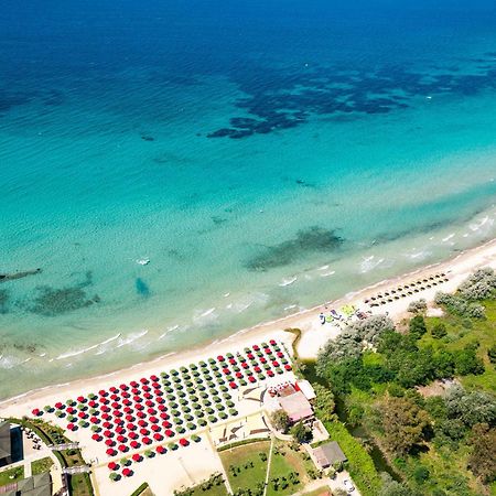 Simantro Resort Sani  Bagian luar foto Aerial view of the beach
