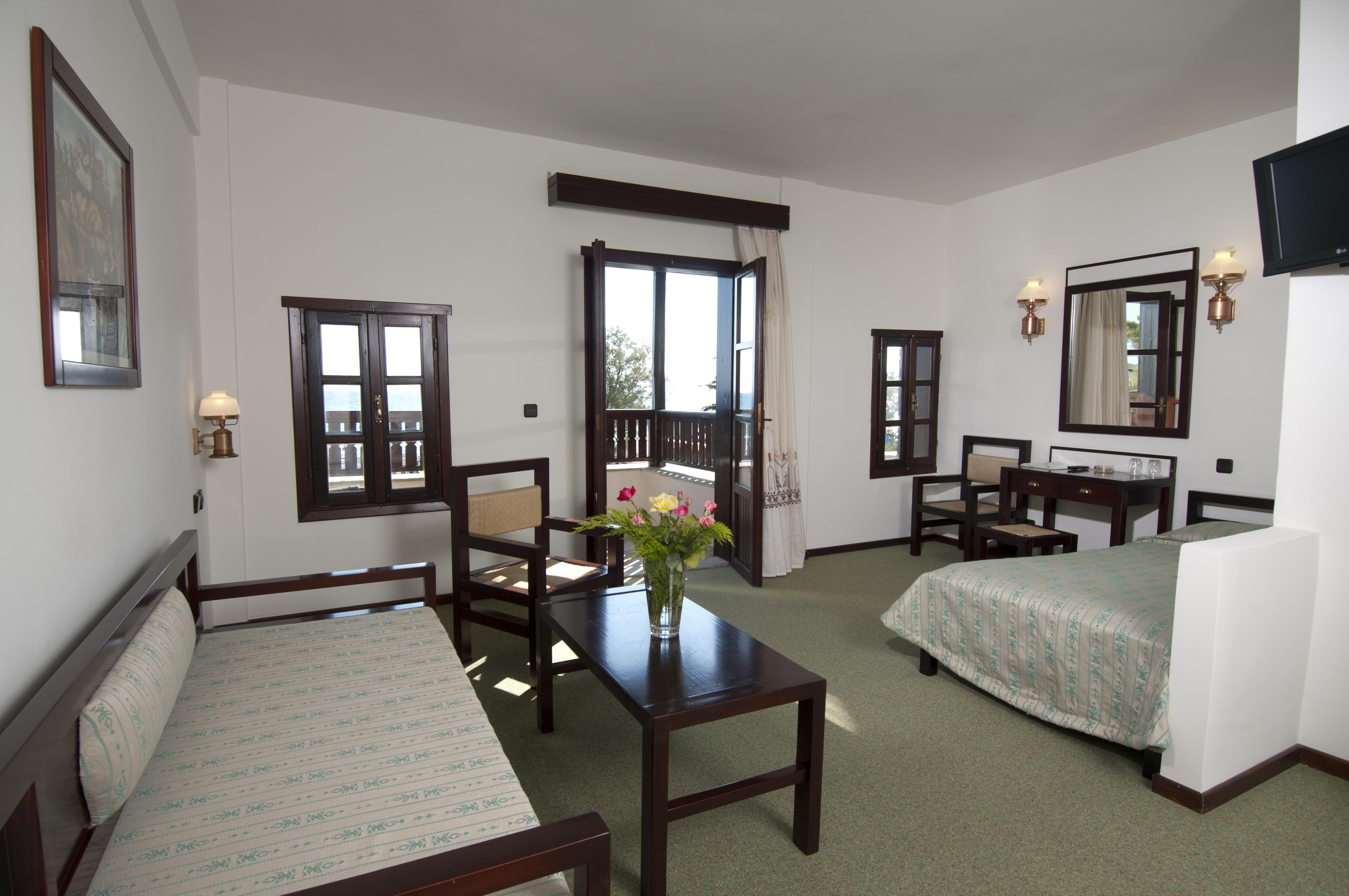 Simantro Resort Sani  Bagian luar foto A typical hotel room