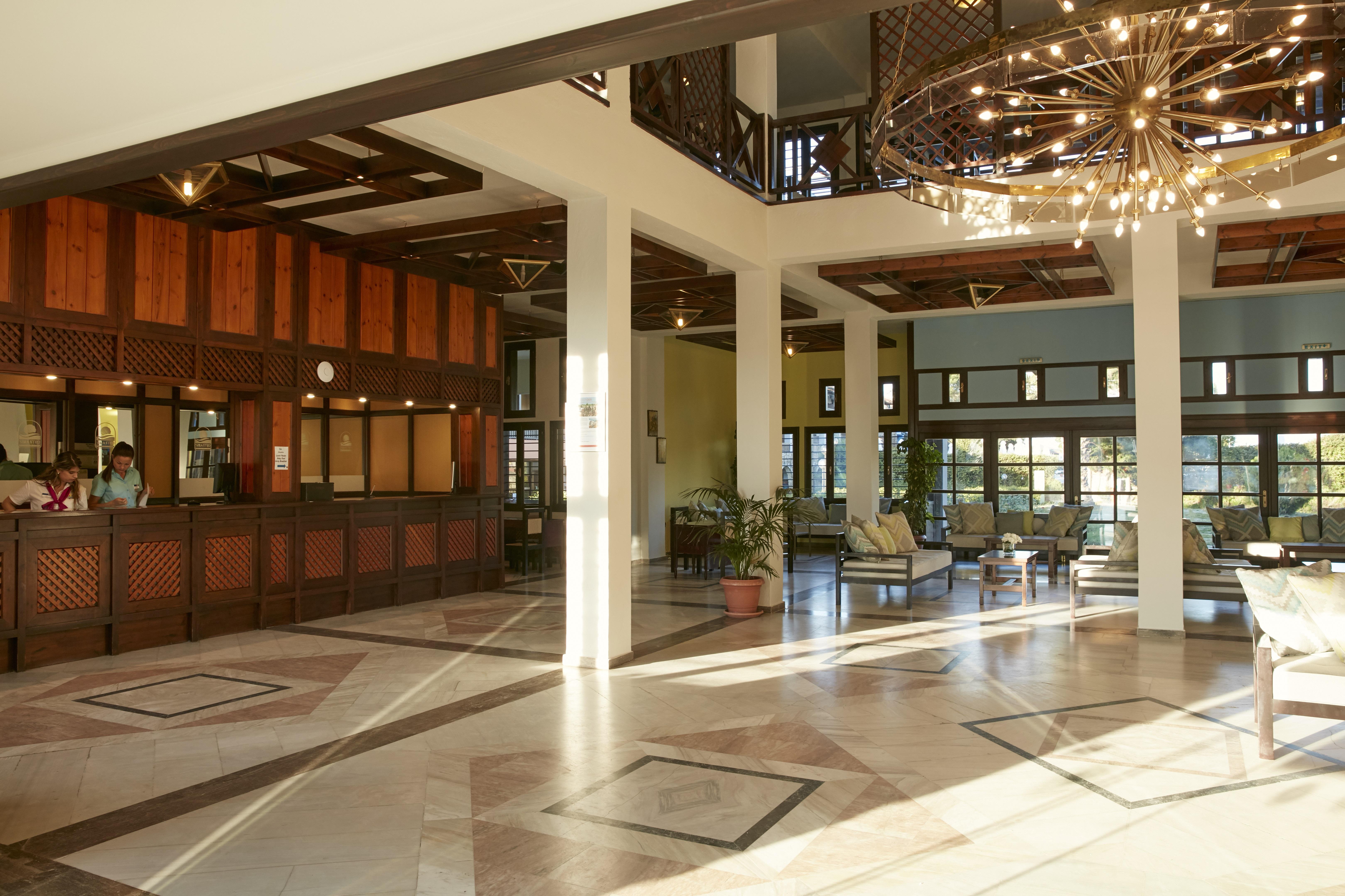 Simantro Resort Sani  Bagian luar foto Lobby