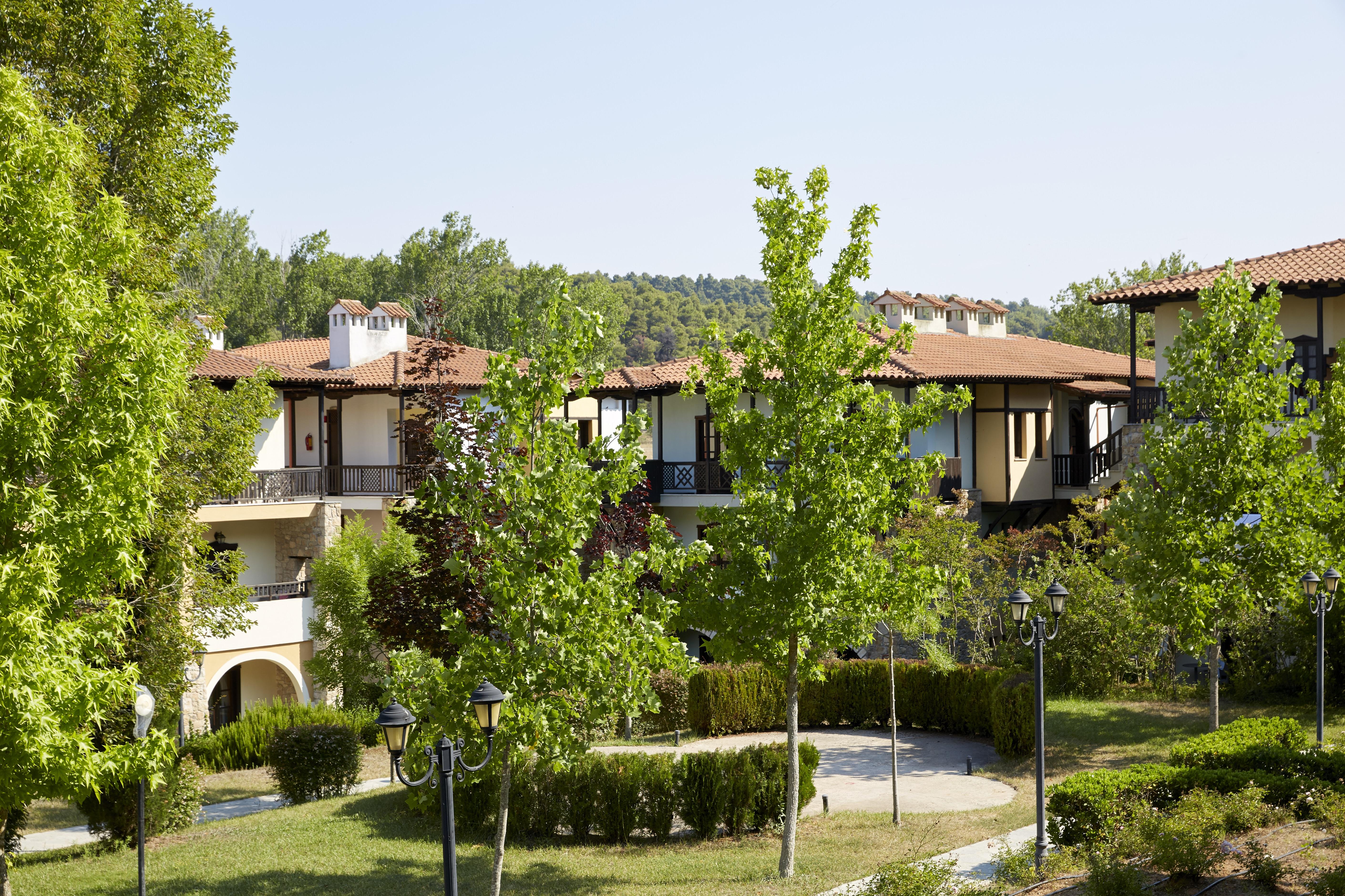 Simantro Resort Sani  Bagian luar foto The campus of the University of Patras