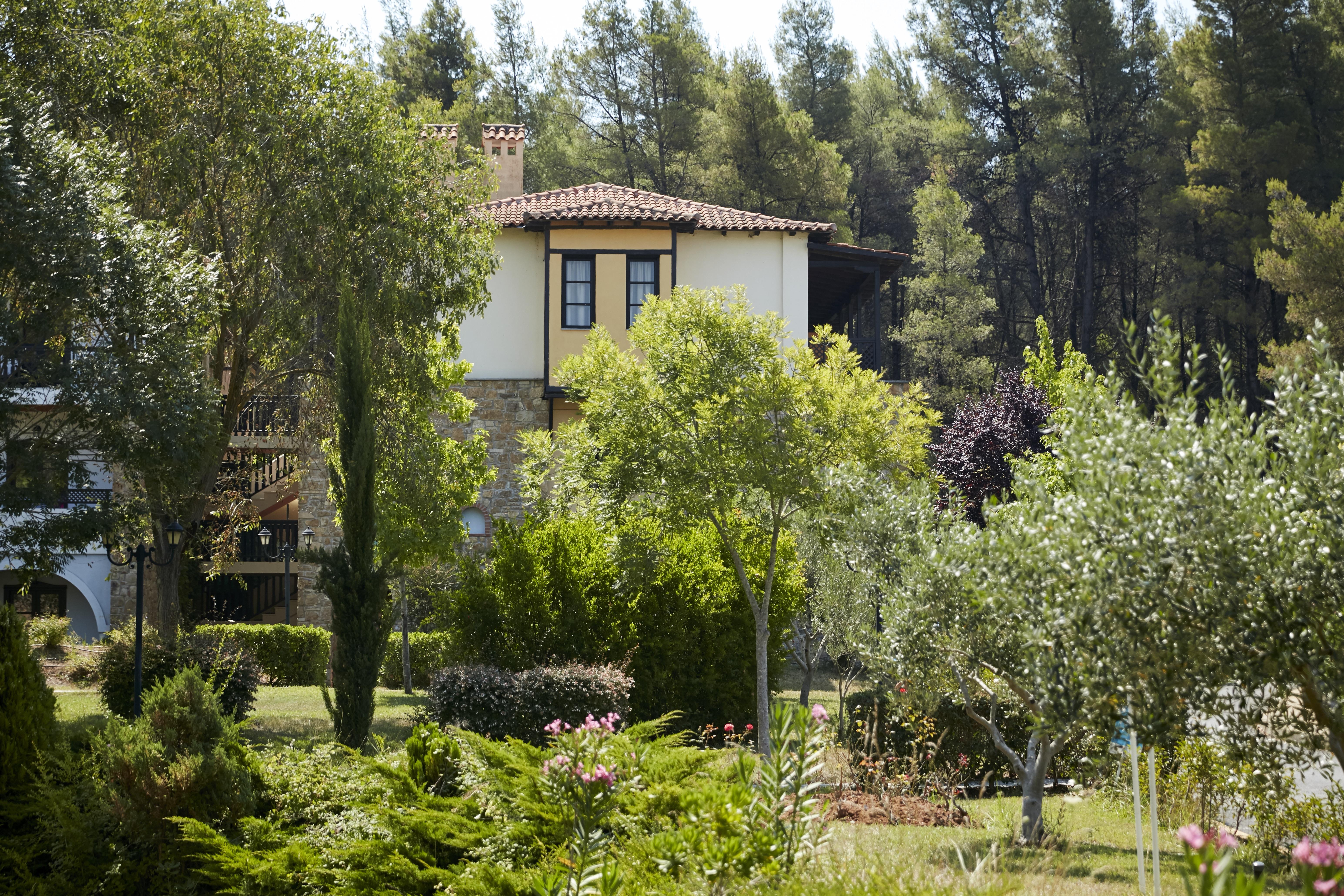 Simantro Resort Sani  Bagian luar foto The house of the poet in the village of Agia Varvara, Arcadia