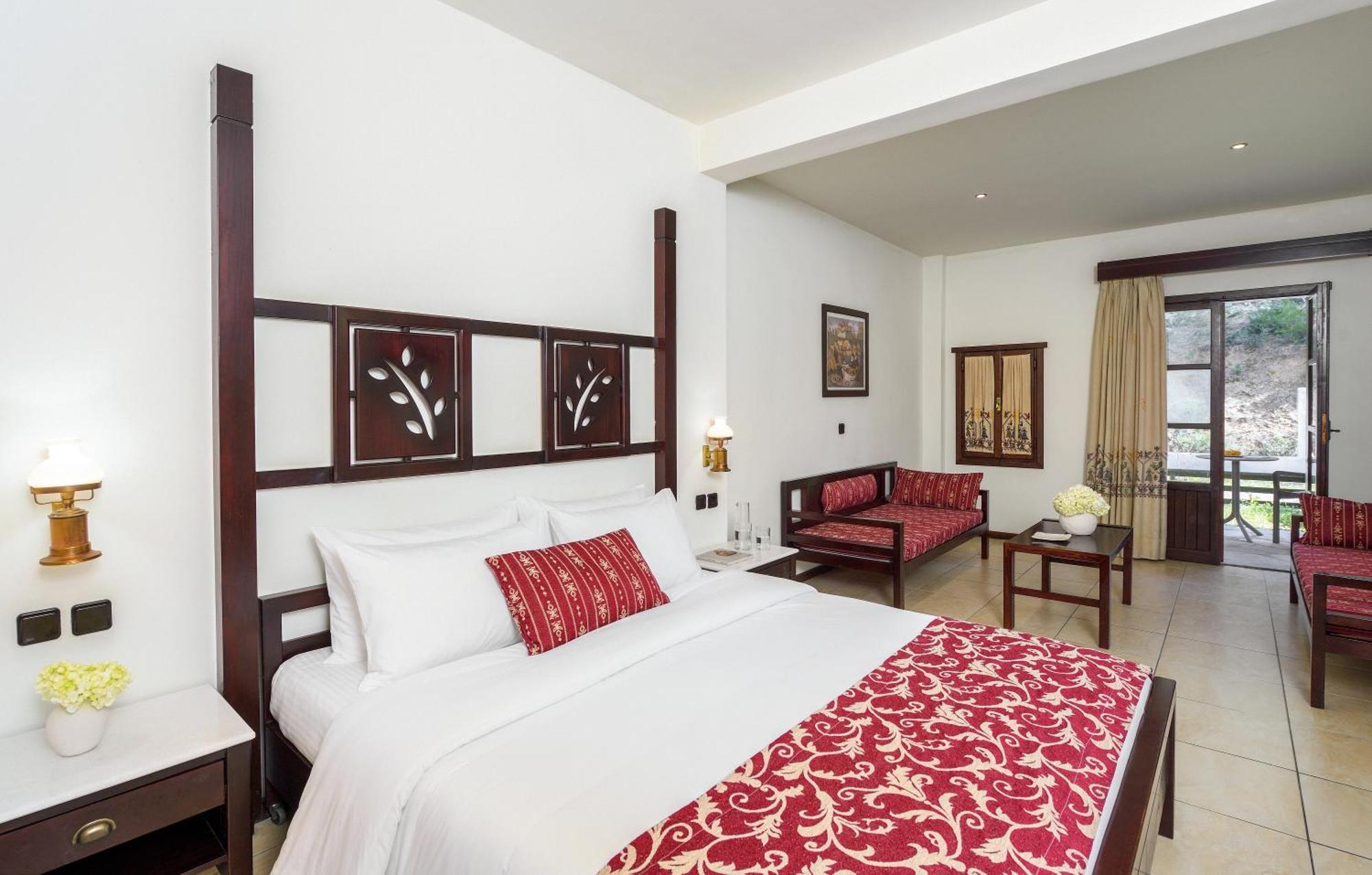 Simantro Resort Sani  Ruang foto A room at the resort