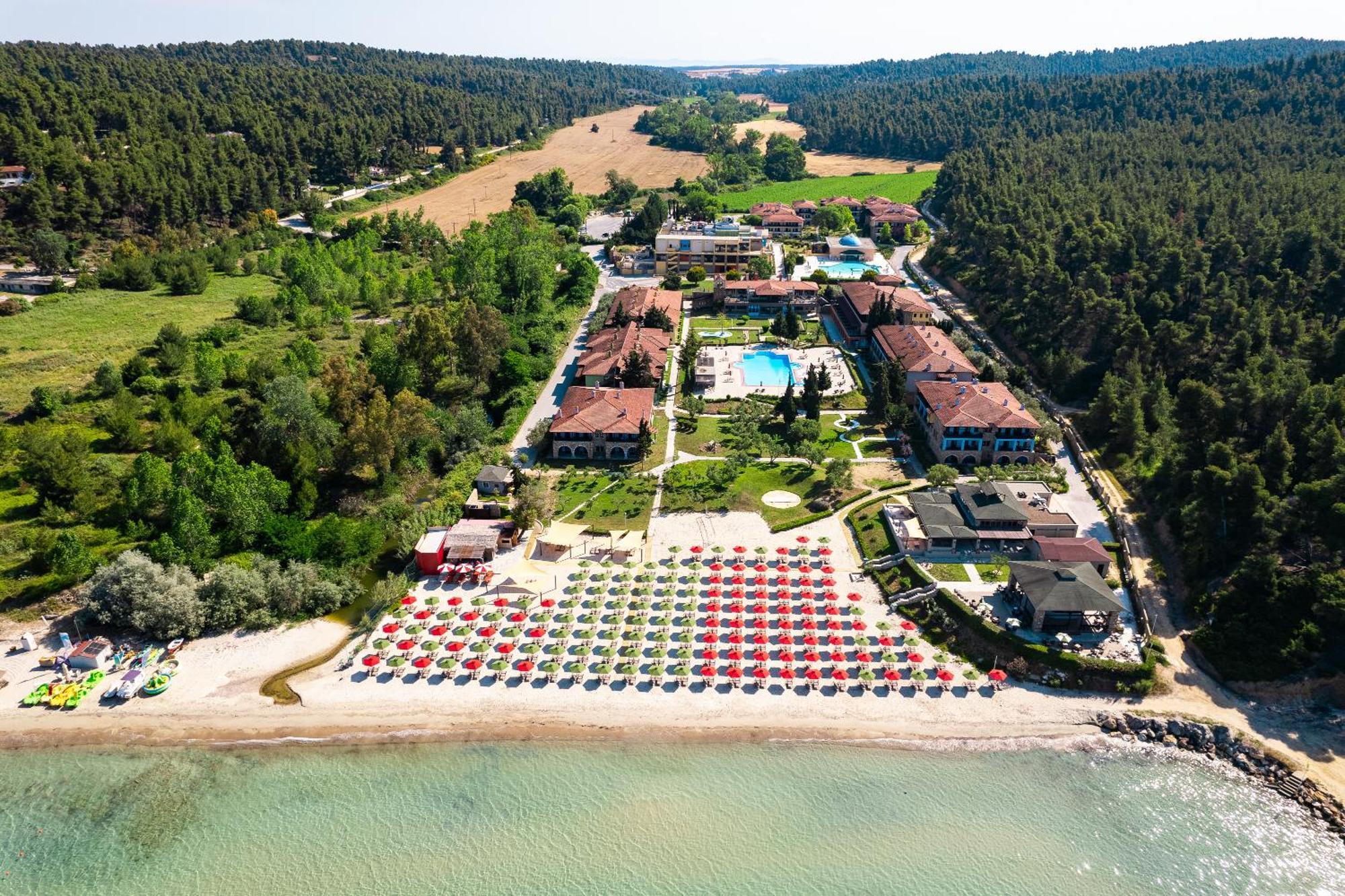 Simantro Resort Sani  Bagian luar foto Aerial view of the resort