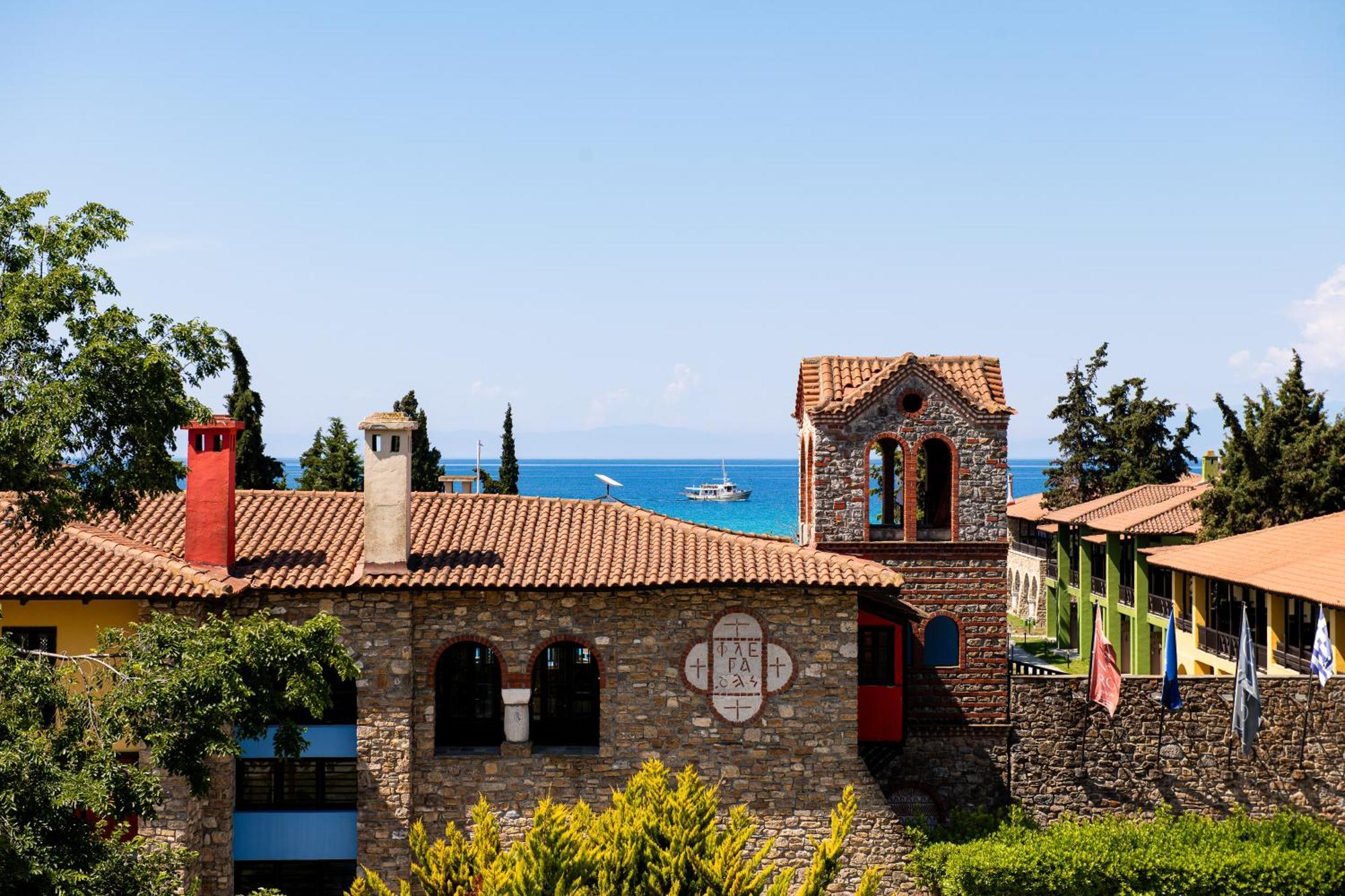 Simantro Resort Sani  Bagian luar foto The monastery of Panagia Tourliani