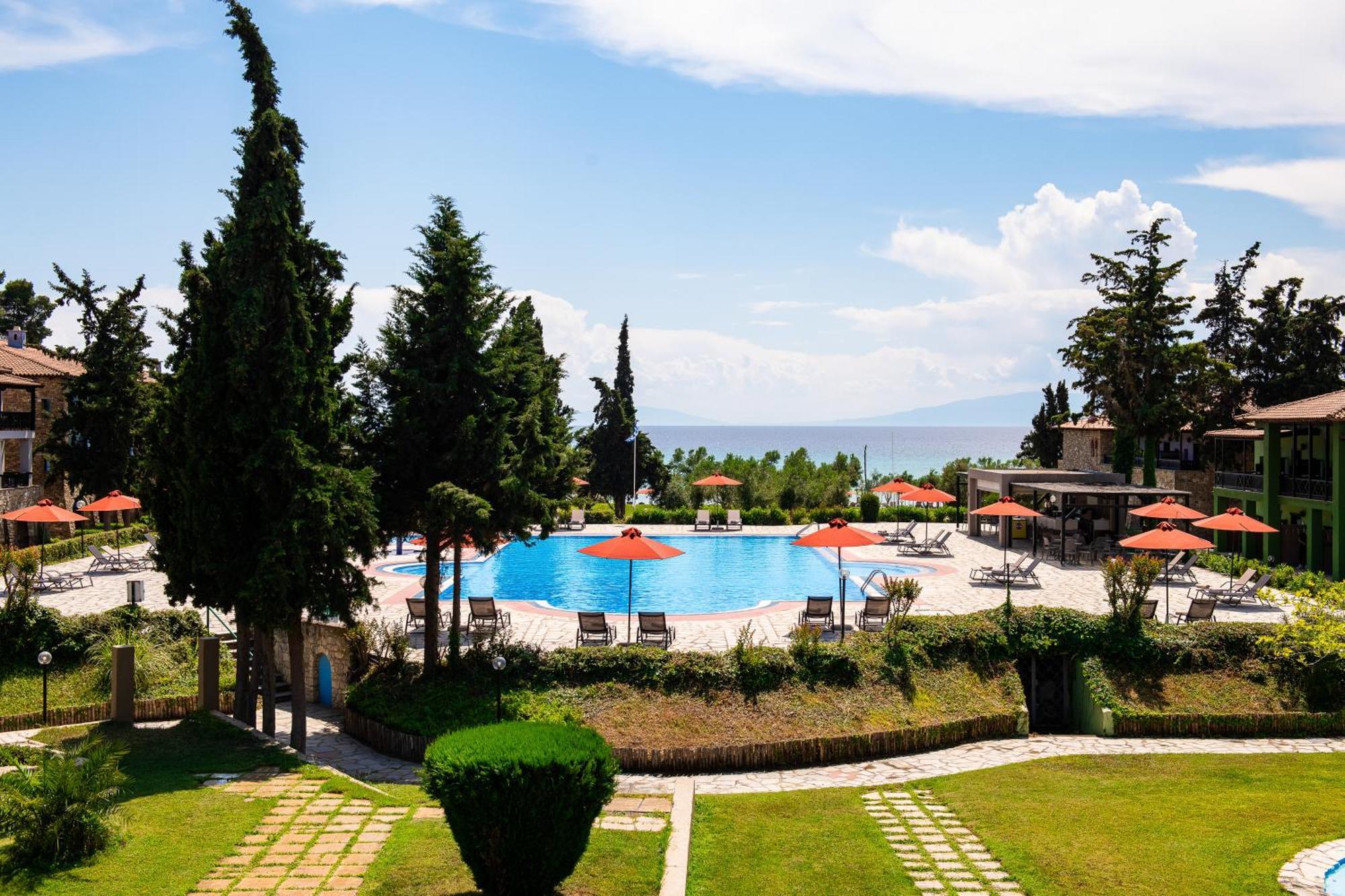 Simantro Resort Sani  Bagian luar foto The pool at the Athens Olympic Centre