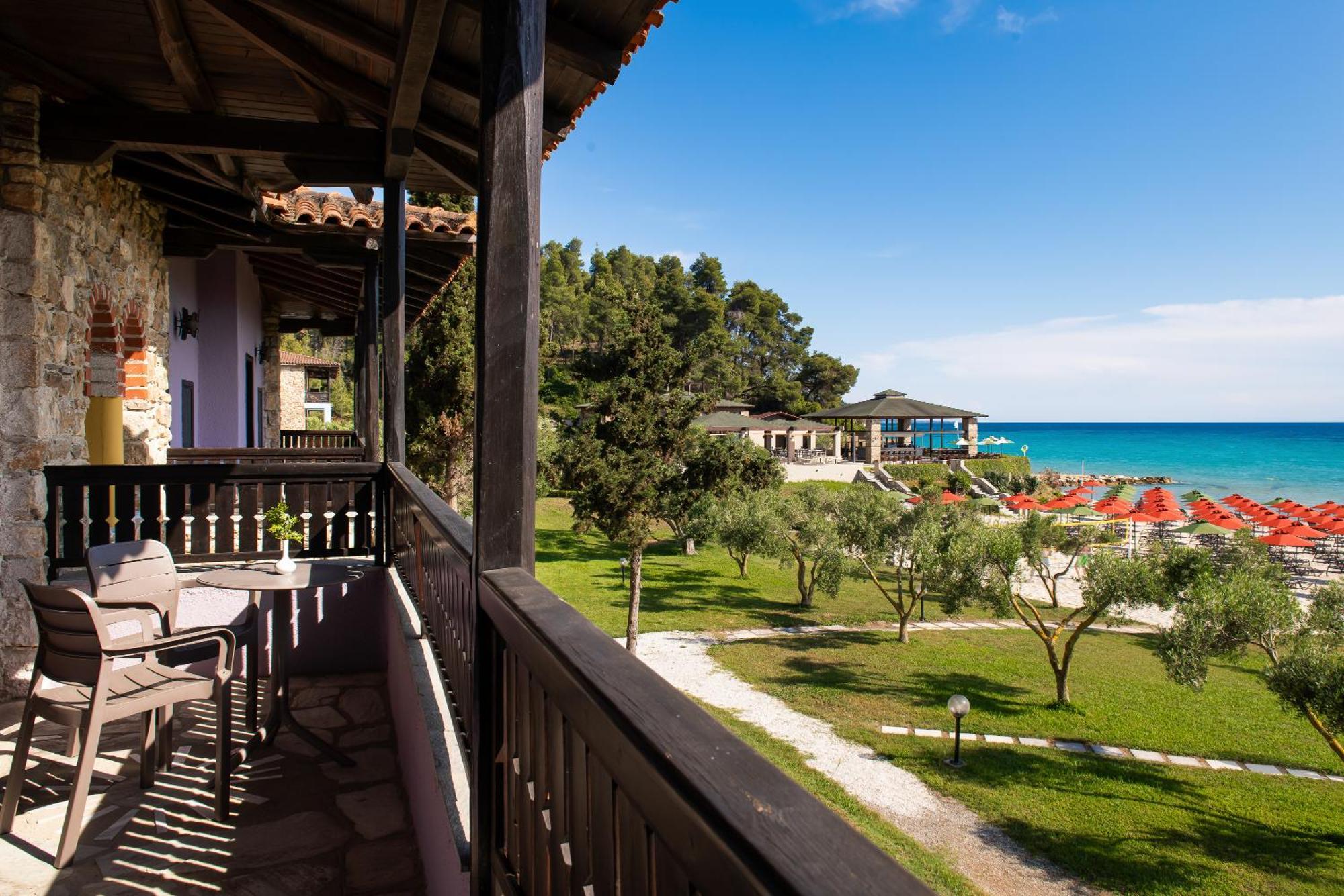Simantro Resort Sani  Bagian luar foto View from the hotel