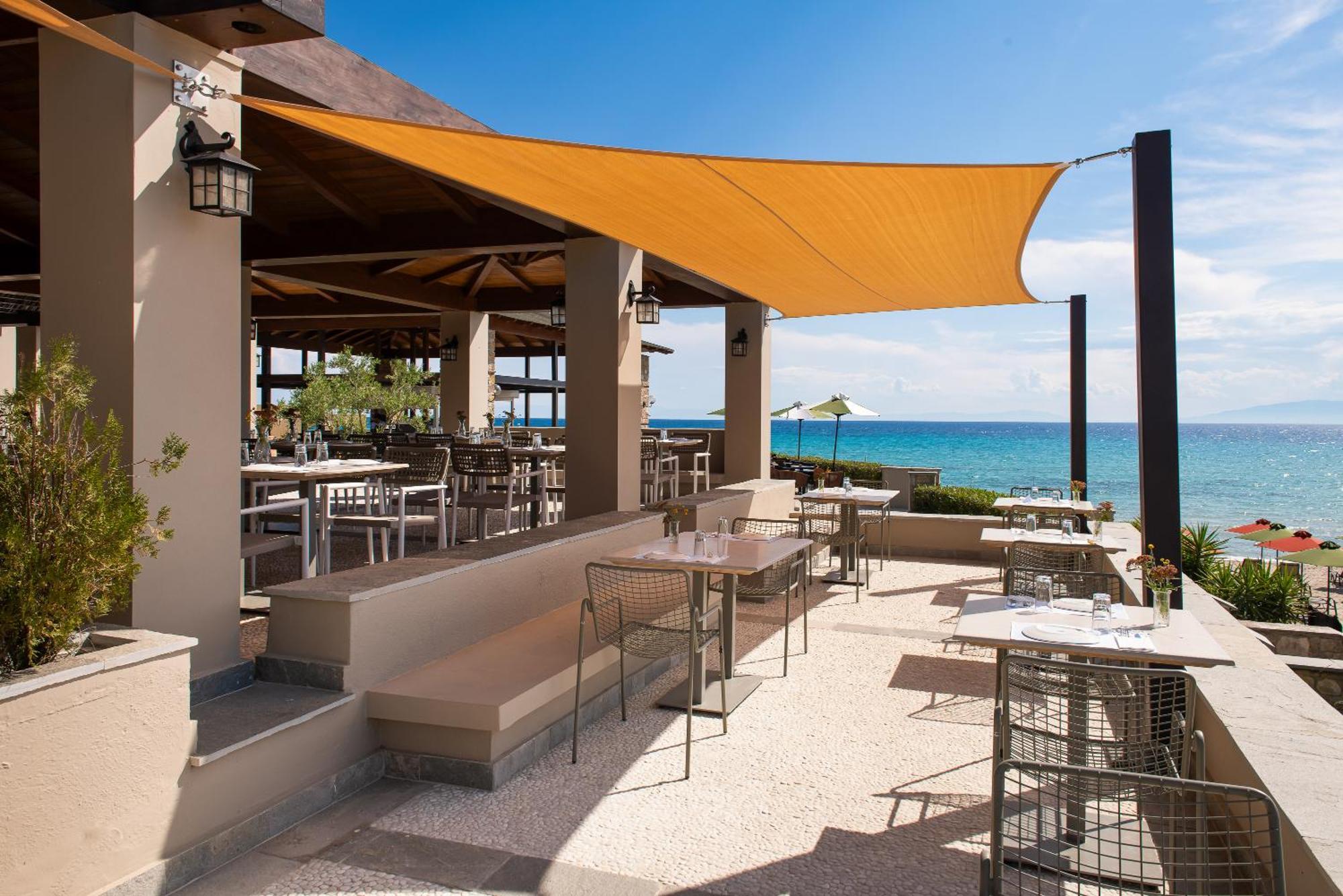 Simantro Resort Sani  Bagian luar foto The Beach Club
