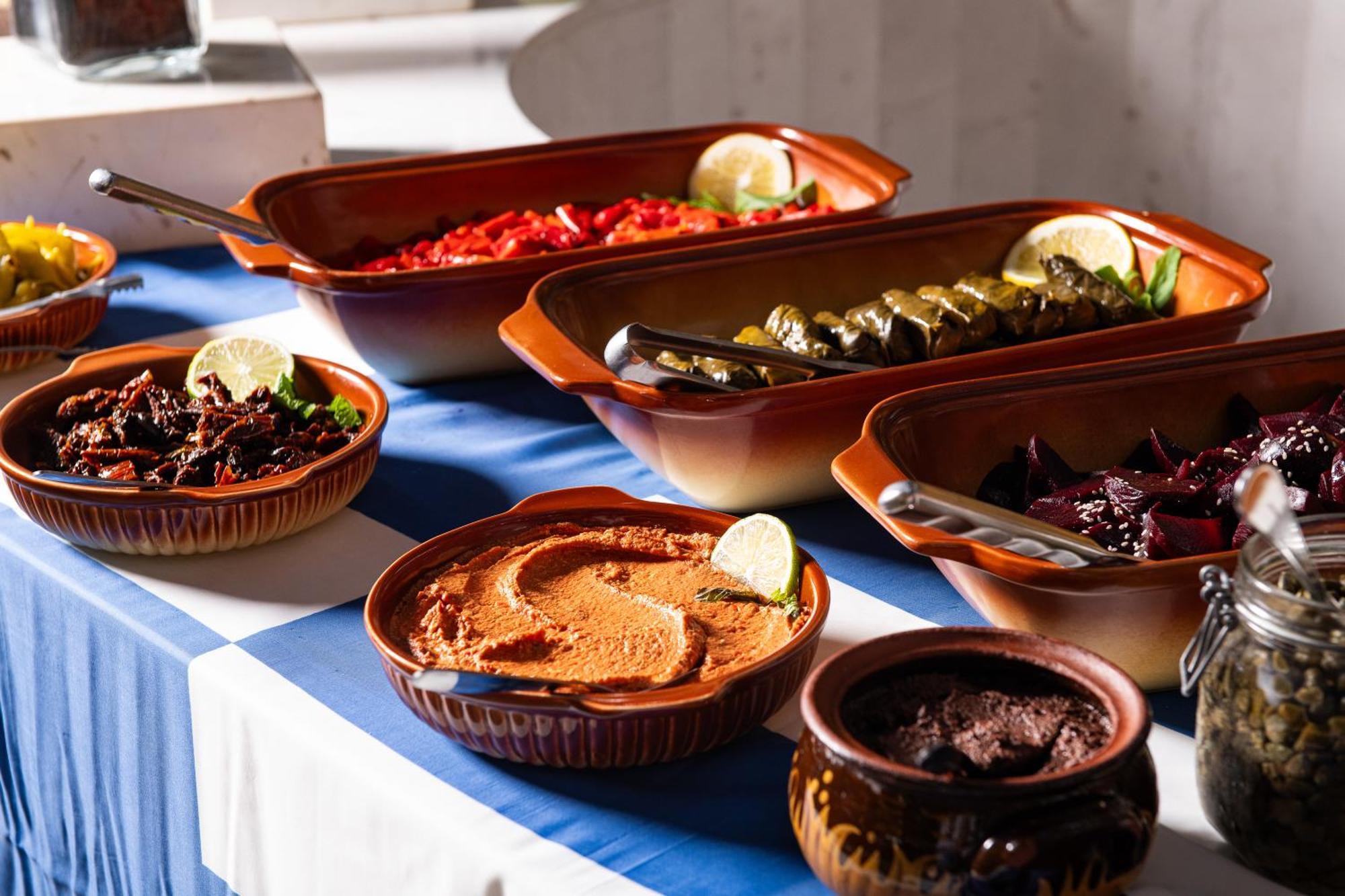 Simantro Resort Sani  Bagian luar foto Meze